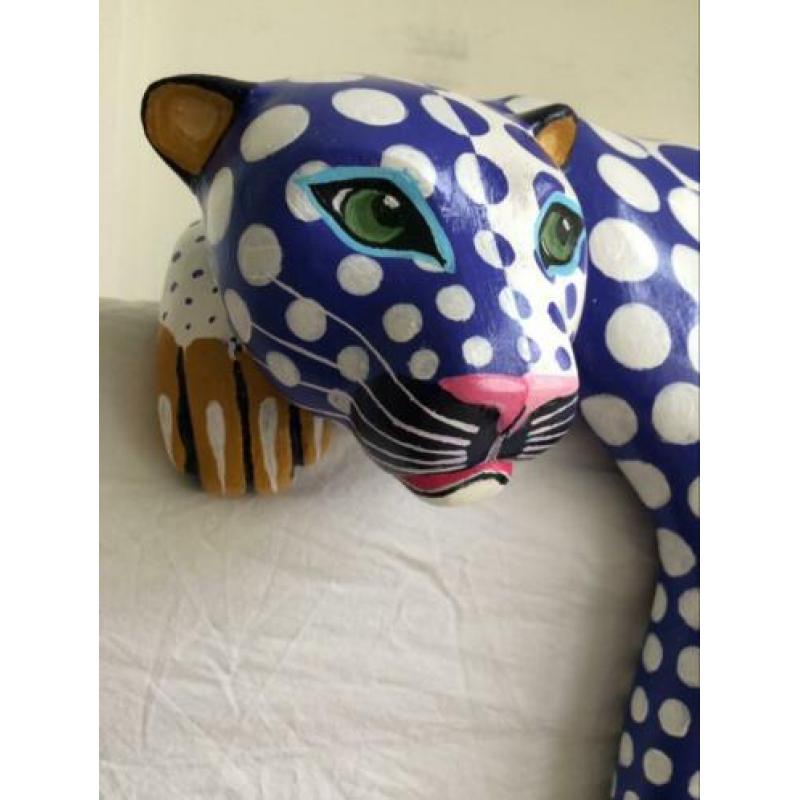 Beeld sculptuur panter luipaard jaguar kat paars blauw kunst