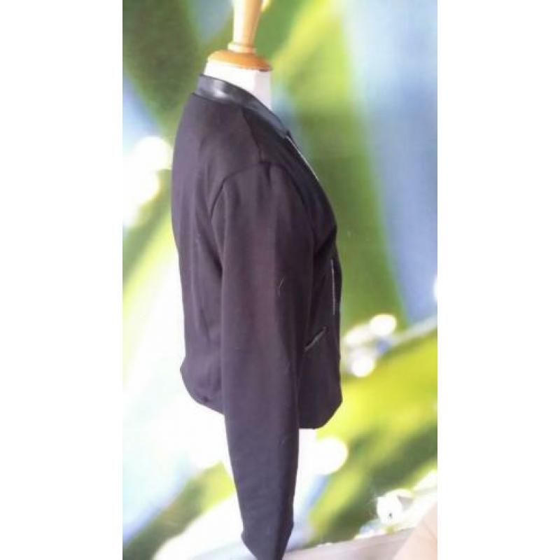 2. True Spirit blazer maat M