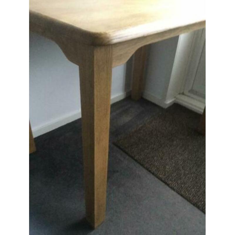 Massief eiken tafeltje, 100/ 70, hoogte 75 cm