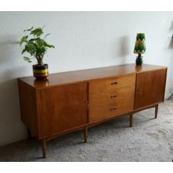 Vintage teak dressoir