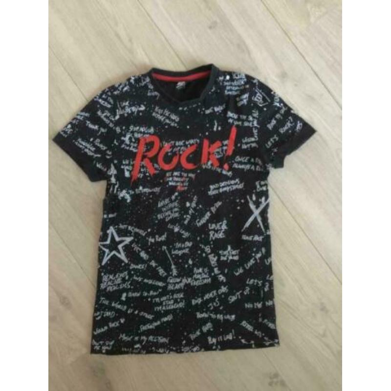 Twee t-shirts, beide Coolcat maat 146/152