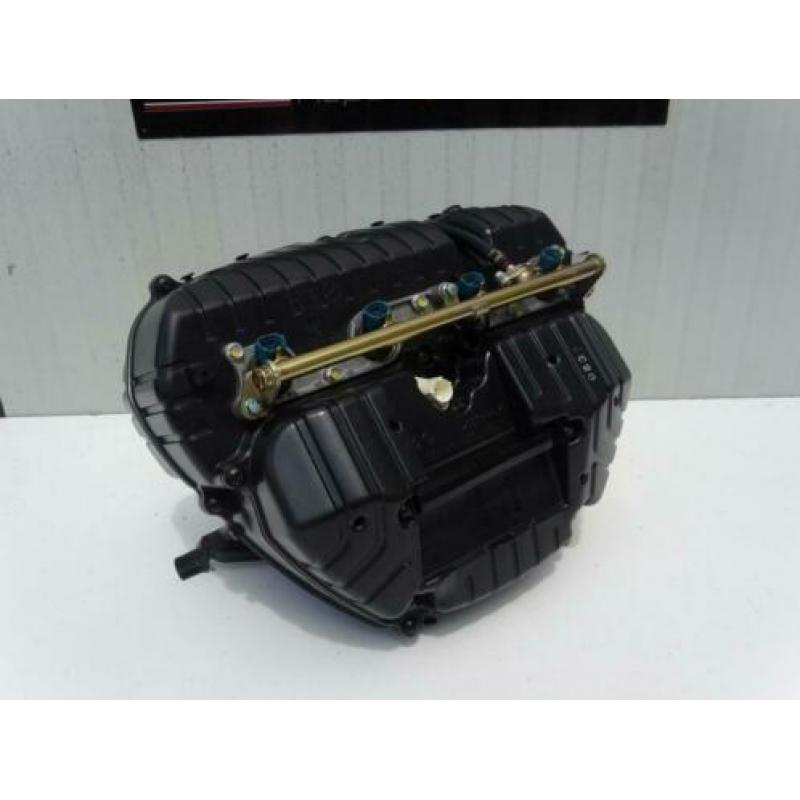 Luchtfilter box + Injectoren Honda CBR1000RR Fireblade 2006