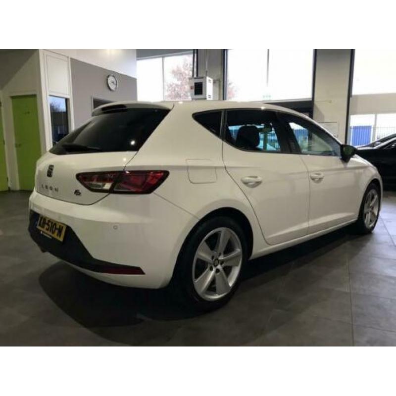 Seat Leon 2.0 TDI FR 150 pk Connect Airco ECC | LED | Naviga