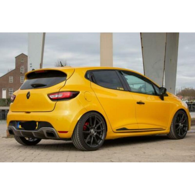 Renault Clio RS Trophy 1.6 T. | Akrapovic | Facelift | Geel