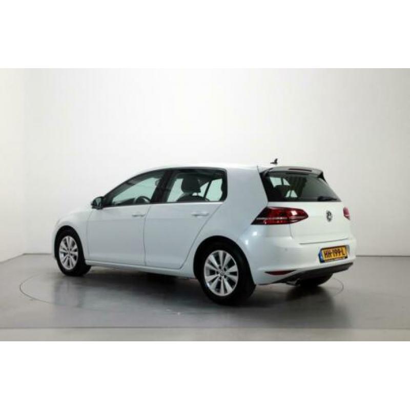 Volkswagen Golf 1.0 TSI Business Edition Connected 6-bak Xen