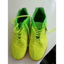 Fel gele/groene sportschoenen mt 40
