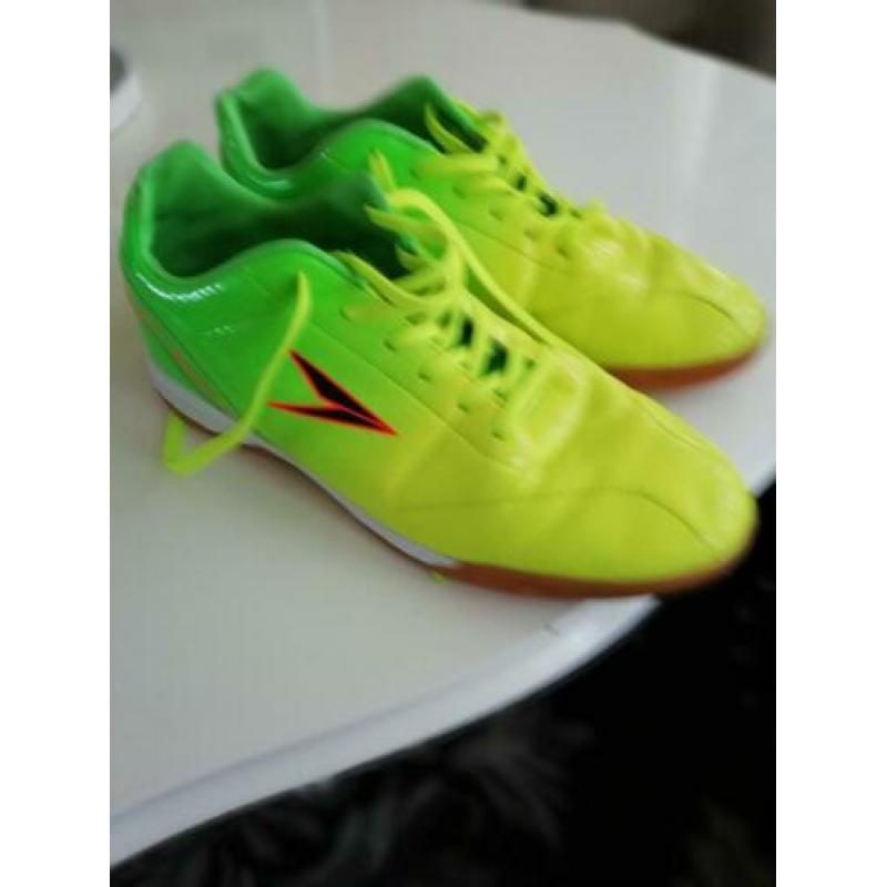 Fel gele/groene sportschoenen mt 40