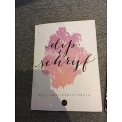 Dip + schrijf boek en kalligrafieset