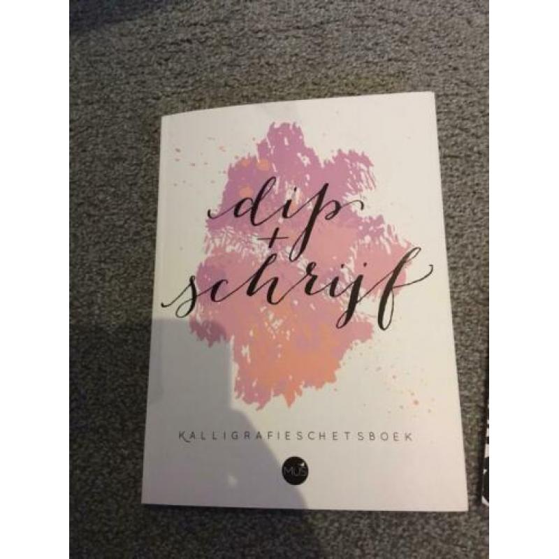 Dip + schrijf boek en kalligrafieset