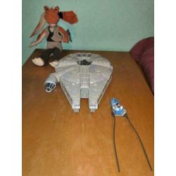 Star Wars - millennium falcon & Jar Jar Binks