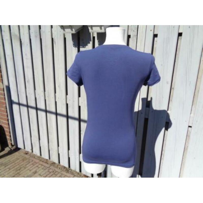 blauw GUESS t shirt M als (Staat L in maar valt als M)
