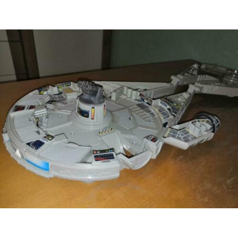 Star Wars - millennium falcon & Jar Jar Binks