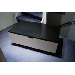 2x Ikea Opberglades voor onder bed of elders.