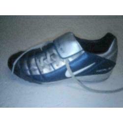Nike total 90 voetbalschoenen kunstgras maat 37,5 (23,5cm)