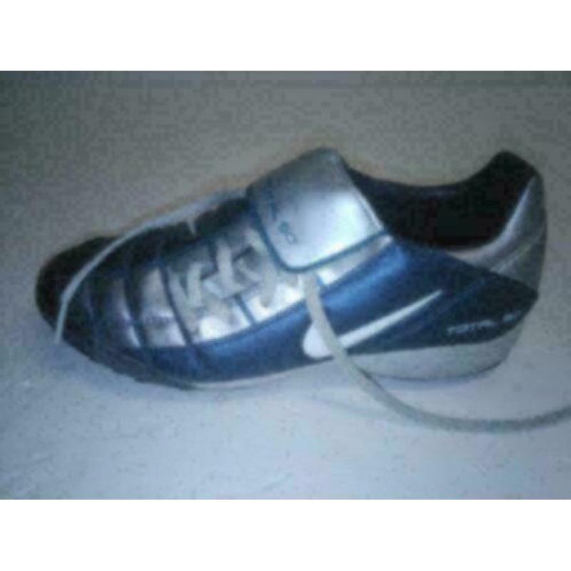 Nike total 90 voetbalschoenen kunstgras maat 37,5 (23,5cm)