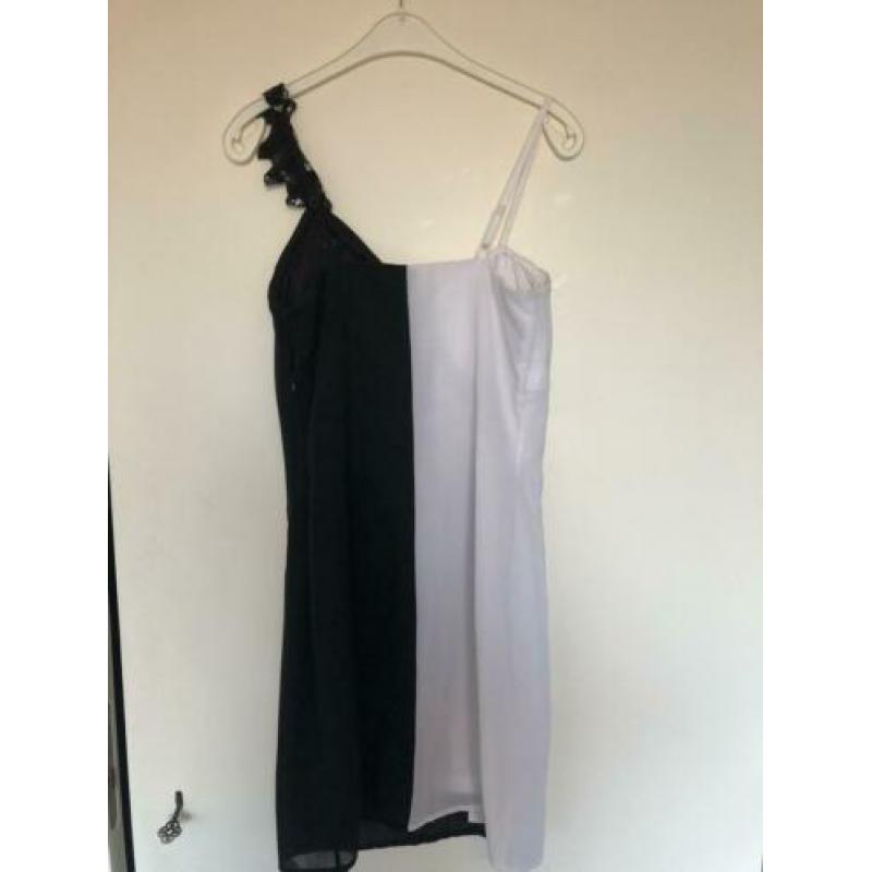 Super mooie jurk maat 38 zwart/wit