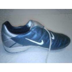 Nike total 90 voetbalschoenen kunstgras maat 37,5 (23,5cm)