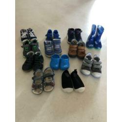 11 paar schoenen, 1 paar regenlaarzen, maat 21 t/m 23