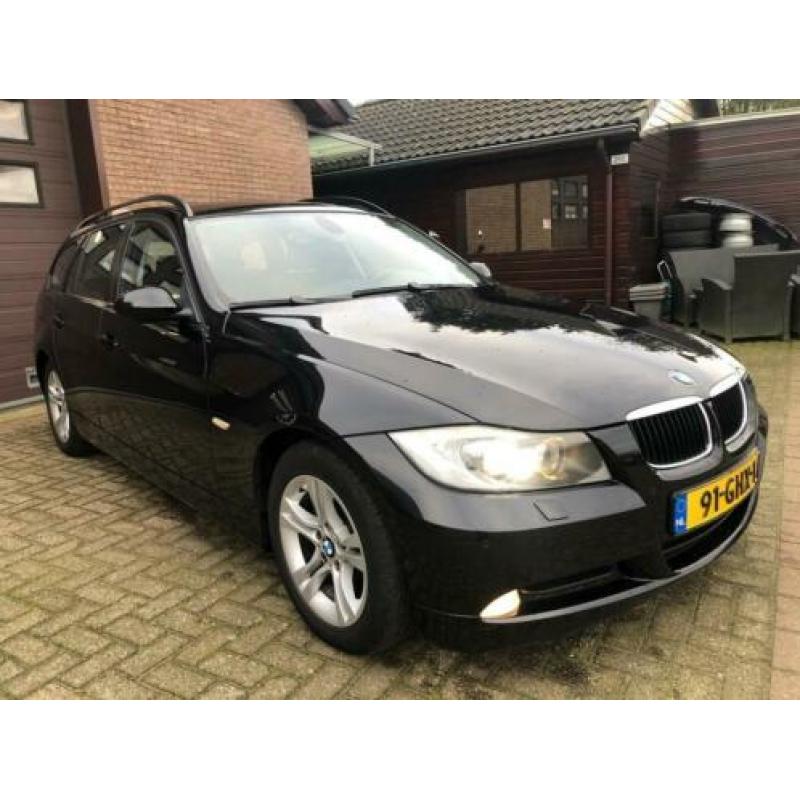 BMW 3-serie Touring 318i Business Line N.A.P.|Navi|Xenon|PDC