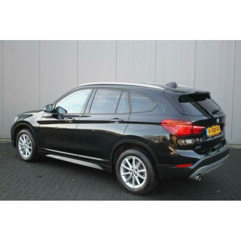 BMW X1 sDrive18i Aut. Executive-edition Sportstoelen/Navigat