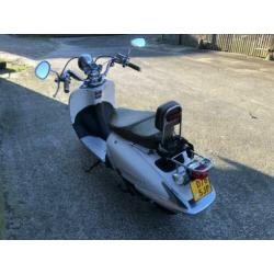 Killerbee Custom Retroscooter
