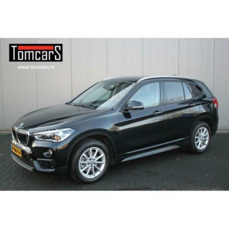 BMW X1 sDrive18i Aut. Executive-edition Sportstoelen/Navigat