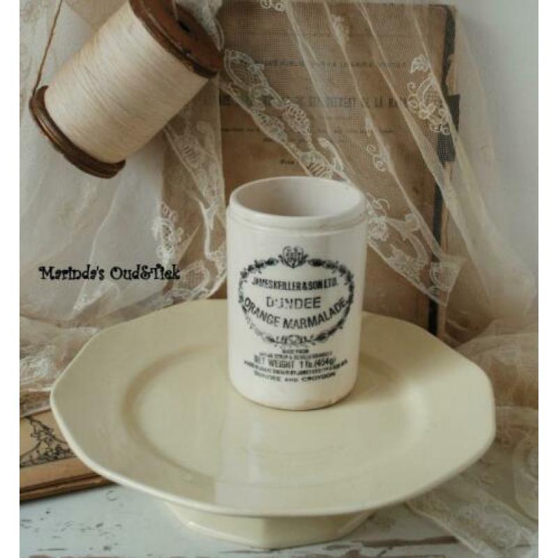 SALE............... brocante oud Boch schaal creme op voetje