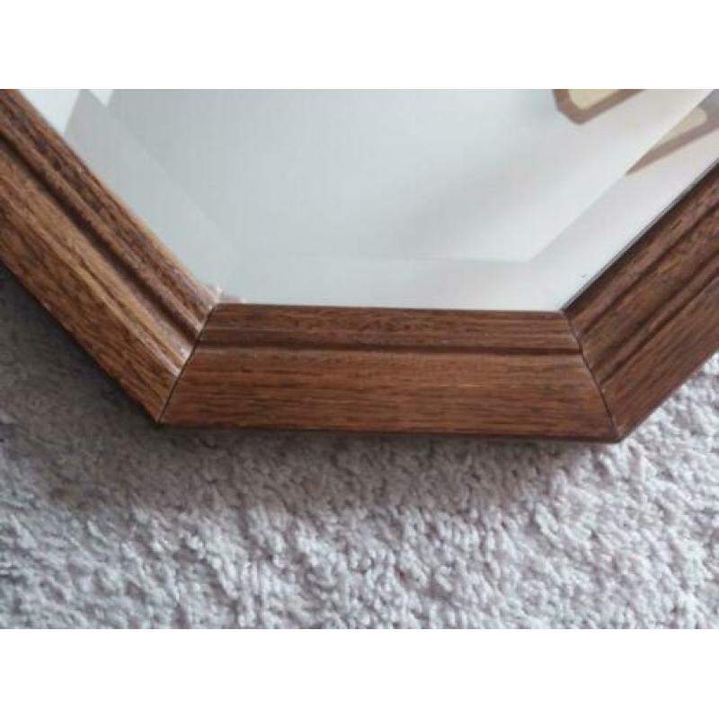 Spiegel met houten lijst
