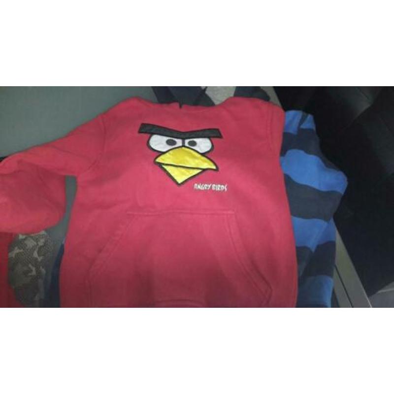 Pakket sweaters maat 128/134 4 stuks en 1 vest