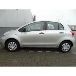 Toyota Yaris 1.0 VVTi Acces | Parkeersensoren | Trekhaak |