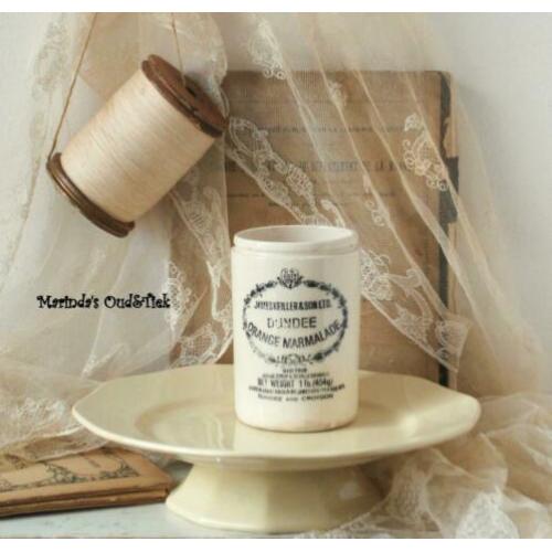 SALE............... brocante oud Boch schaal creme op voetje