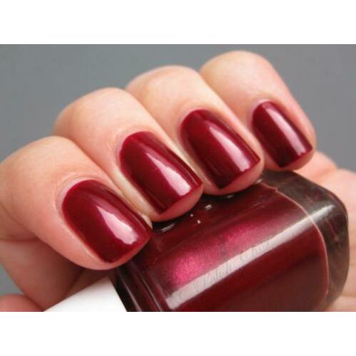 Essie Thigh High Nail Color nagellak ZGAN