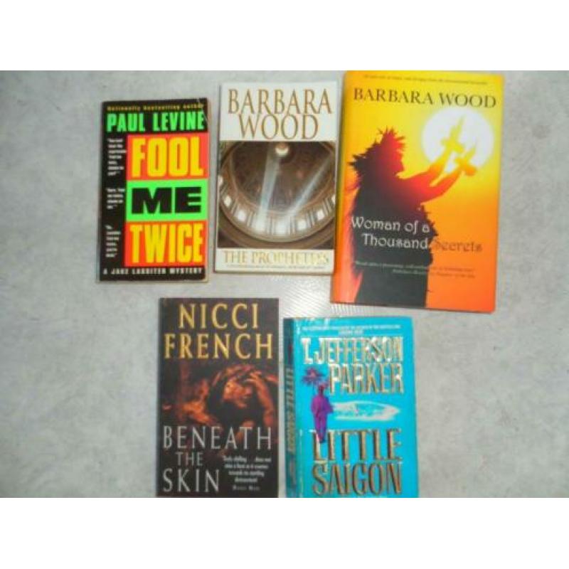 thrillers Wood, French, Forsyth, Pattison, Picoult, Robinson