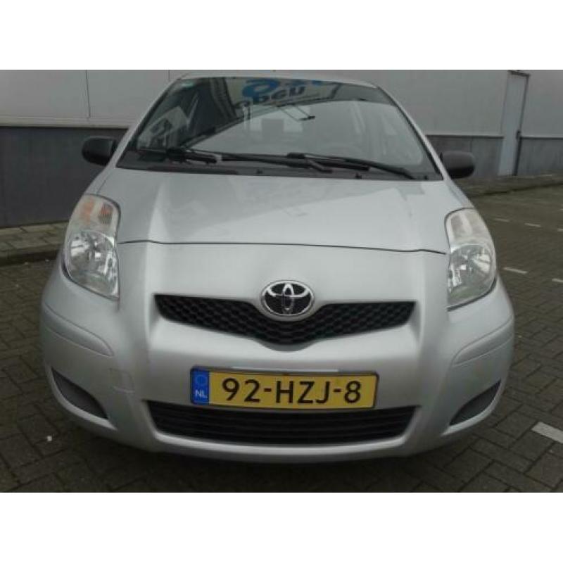 Toyota Yaris 1.0 VVTi Acces | Parkeersensoren | Trekhaak |