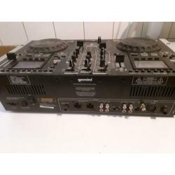Leuke GEMINI CDM-3600 DJ Workstation mengpaneel