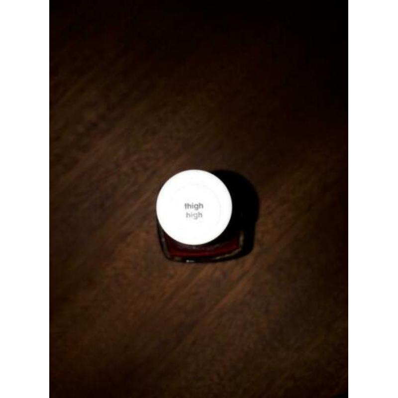 Essie Thigh High Nail Color nagellak ZGAN