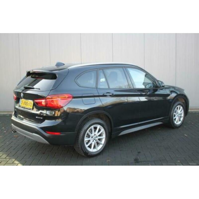 BMW X1 sDrive18i Aut. Executive-edition Sportstoelen/Navigat