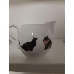 Melkkannetje Francine poezen-katten