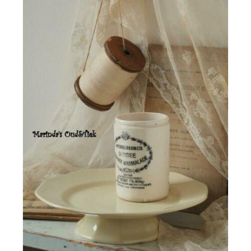 SALE............... brocante oud Boch schaal creme op voetje