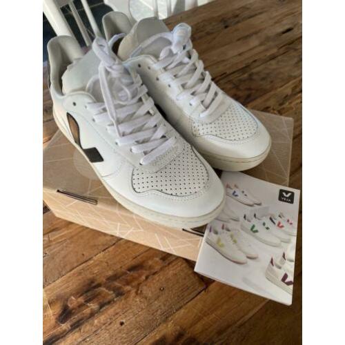 Veja v10 37 wit zwart zgan