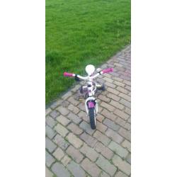 Kinderfiets met zijwieltjes