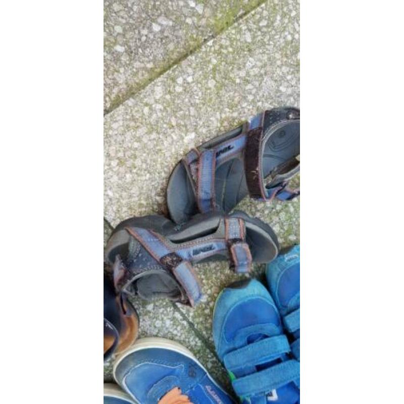 Partij Kinder schoenen maat 27