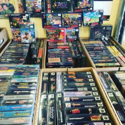 Zeer groot aanbod N64 games en andere retro games.