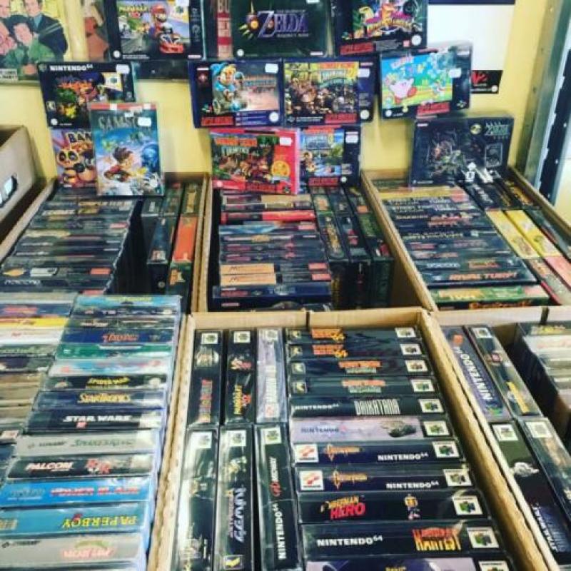Zeer groot aanbod N64 games en andere retro games.