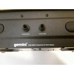 Leuke GEMINI CDM-3600 DJ Workstation mengpaneel