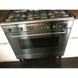 Prachtig keurige Smeg oven / fornuis, eventueel met keuken