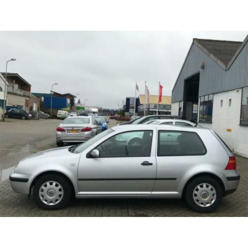 Volkswagen Golf 1.6-16V Sportline Airco/ Cruise/ El.raam/APK