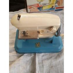 oud kinder naaimachine