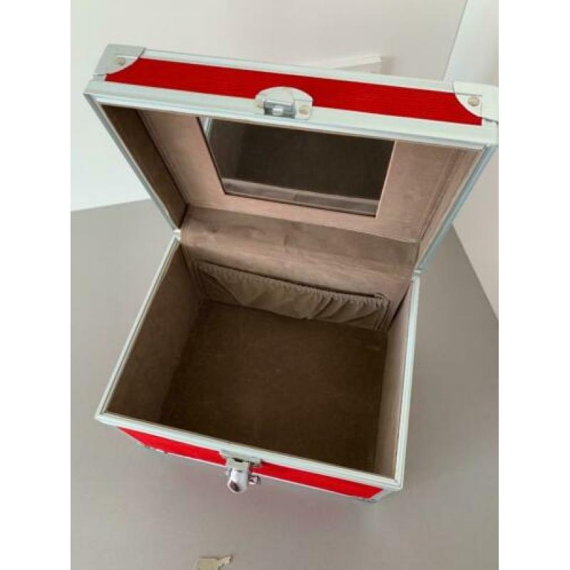 Kistje / beautykoffer / jewellerycase / beautycase