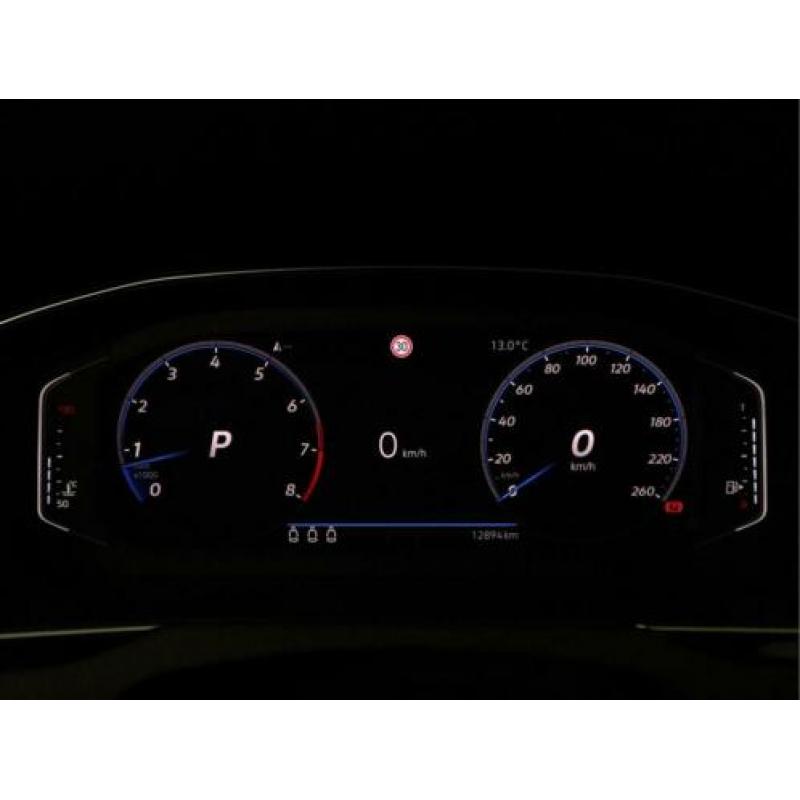 Volkswagen Passat 1.5 150pk TSI Elegance Business R 18 inch